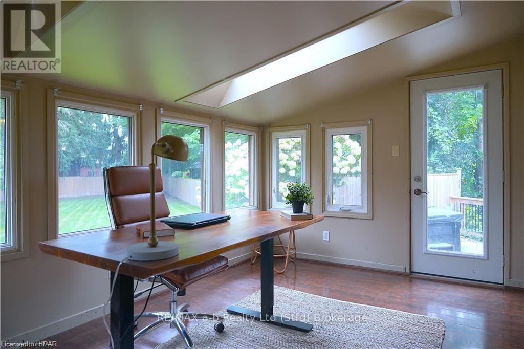 310 Northumberland Street, North Dumfries, Ontario  N0B 1E0 - Photo 18 - X11880269