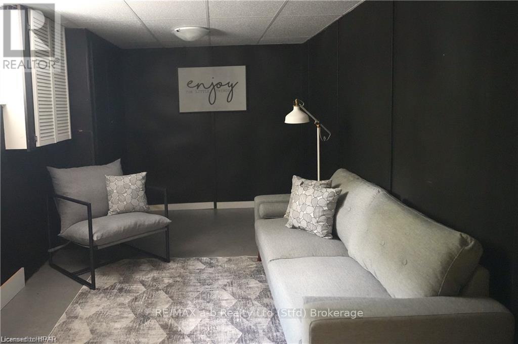 310 Northumberland Street, North Dumfries, Ontario  N0B 1E0 - Photo 26 - X11880269