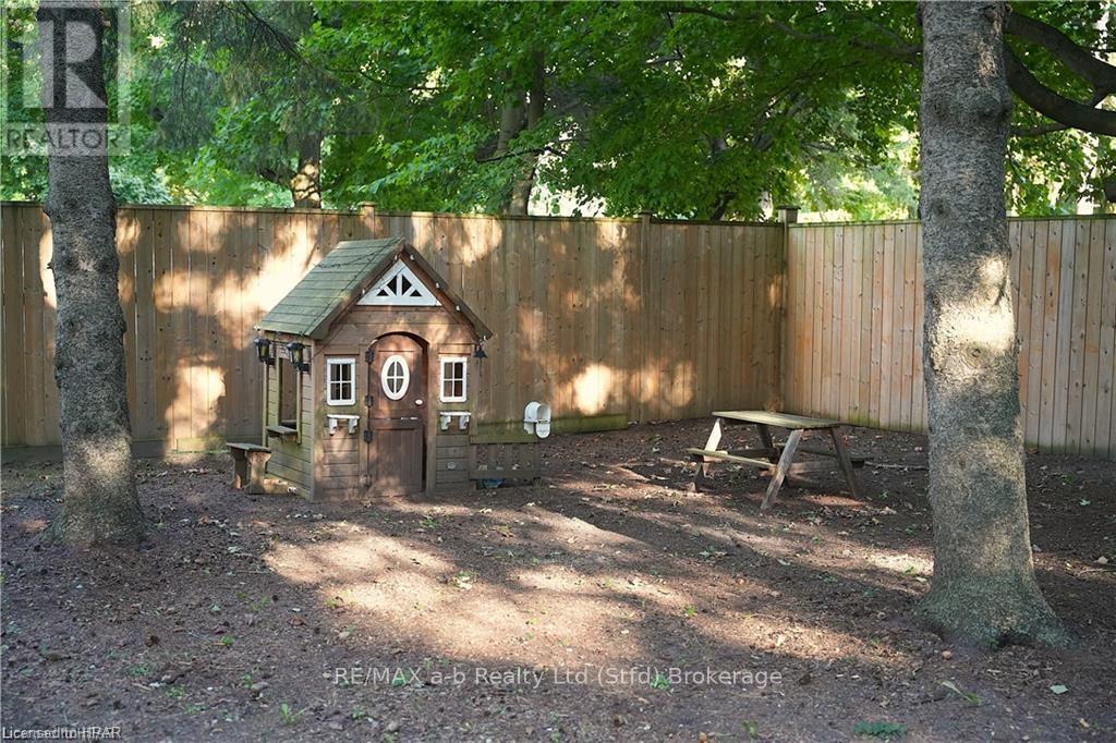 310 Northumberland Street, North Dumfries, Ontario  N0B 1E0 - Photo 33 - X11880269