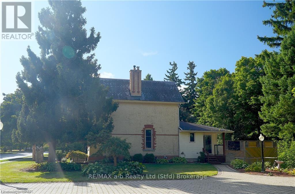 310 Northumberland Street, North Dumfries, Ontario  N0B 1E0 - Photo 35 - X11880269