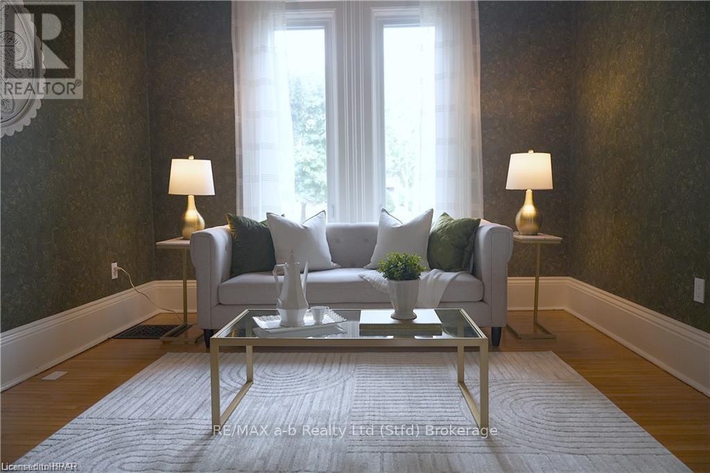 310 Northumberland Street, North Dumfries, Ontario  N0B 1E0 - Photo 7 - X11880269