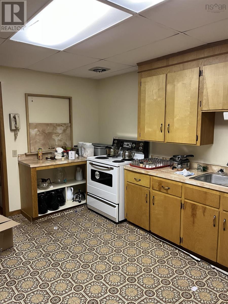 15 Dominion Street, Glace Bay, Nova Scotia  B1A 3M7 - Photo 10 - 202428544