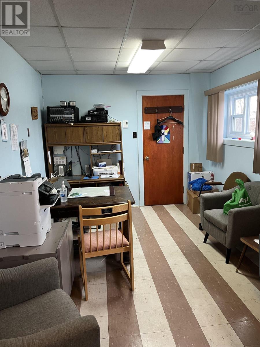 15 Dominion Street, Glace Bay, Nova Scotia  B1A 3M7 - Photo 12 - 202428544