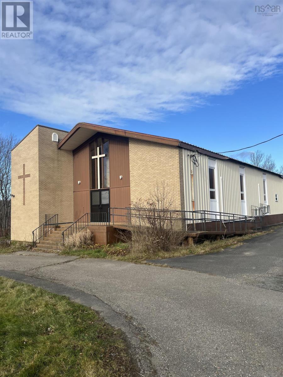 15 Dominion Street, Glace Bay, Nova Scotia  B1A 3M7 - Photo 2 - 202428544