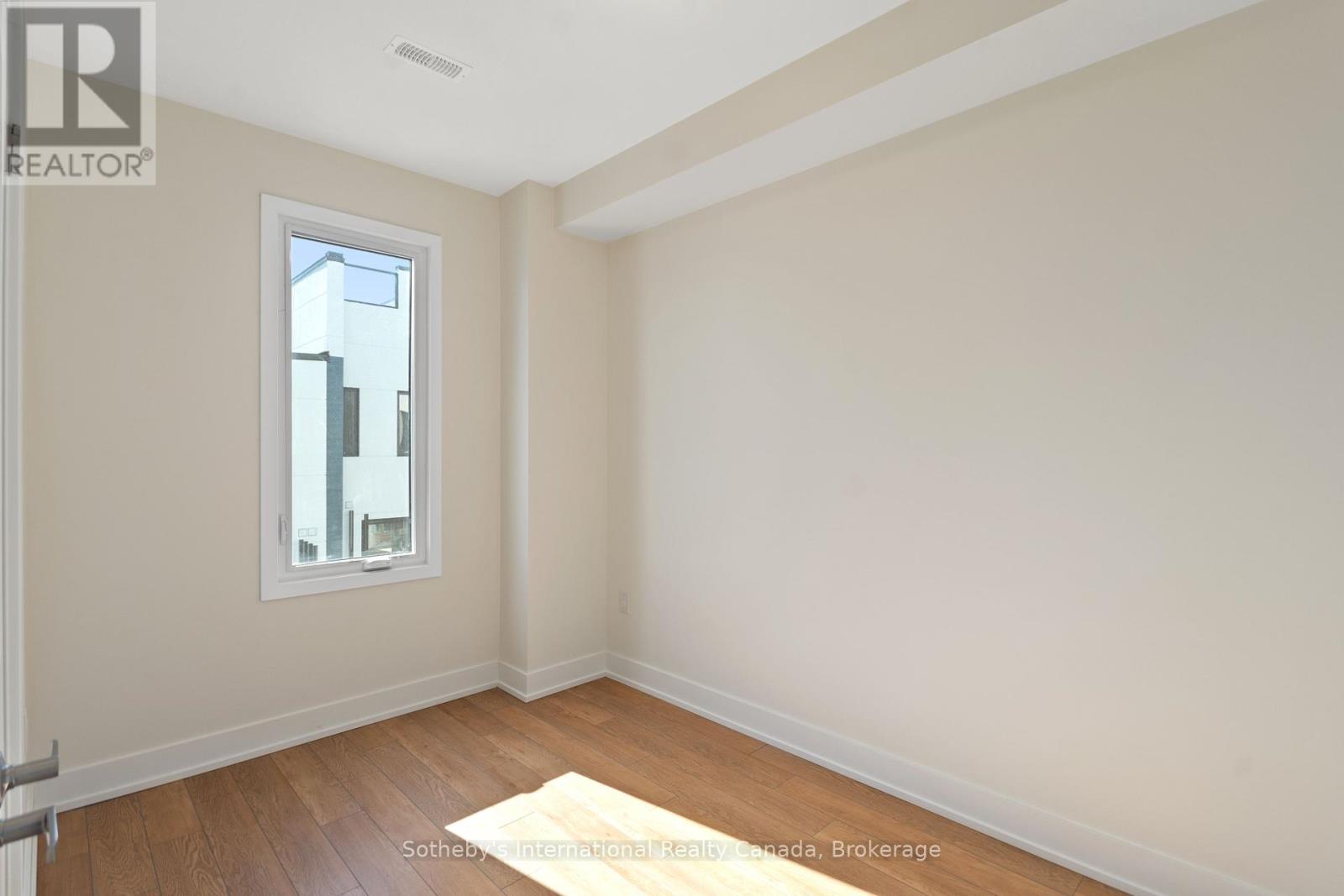 19 Mariner's Pier Way, Orillia, Ontario  L3V 8P4 - Photo 15 - S11900006