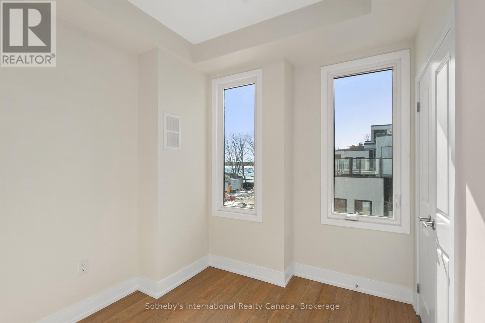 19 Mariner's Pier Way, Orillia, Ontario  L3V 8P4 - Photo 16 - S11900006