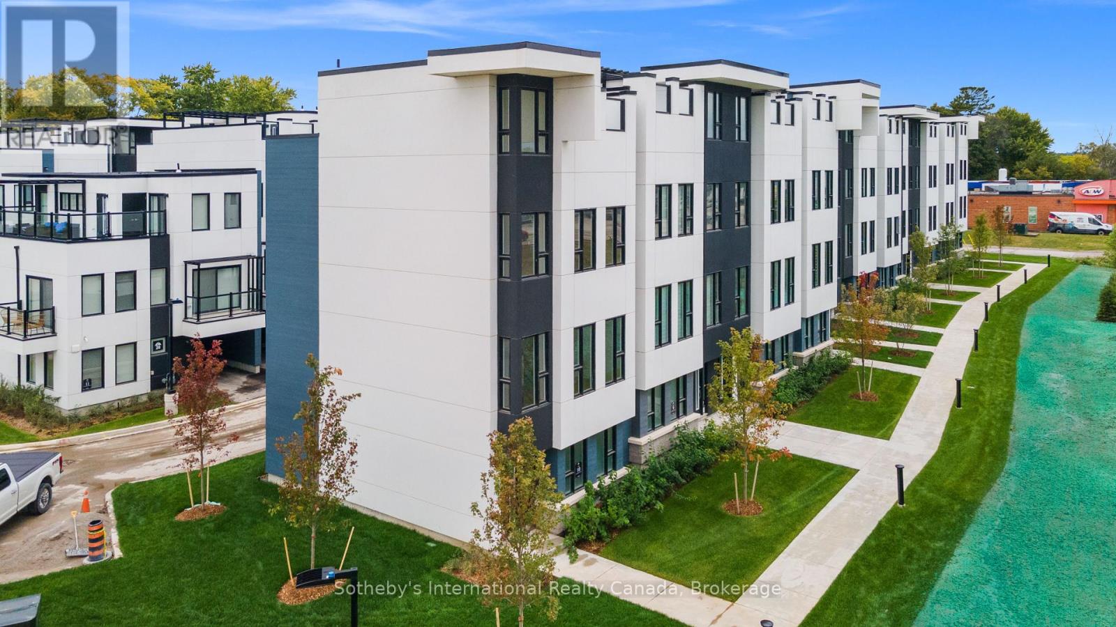 19 Mariner's Pier Way, Orillia, Ontario  L3V 8P4 - Photo 3 - S11900006