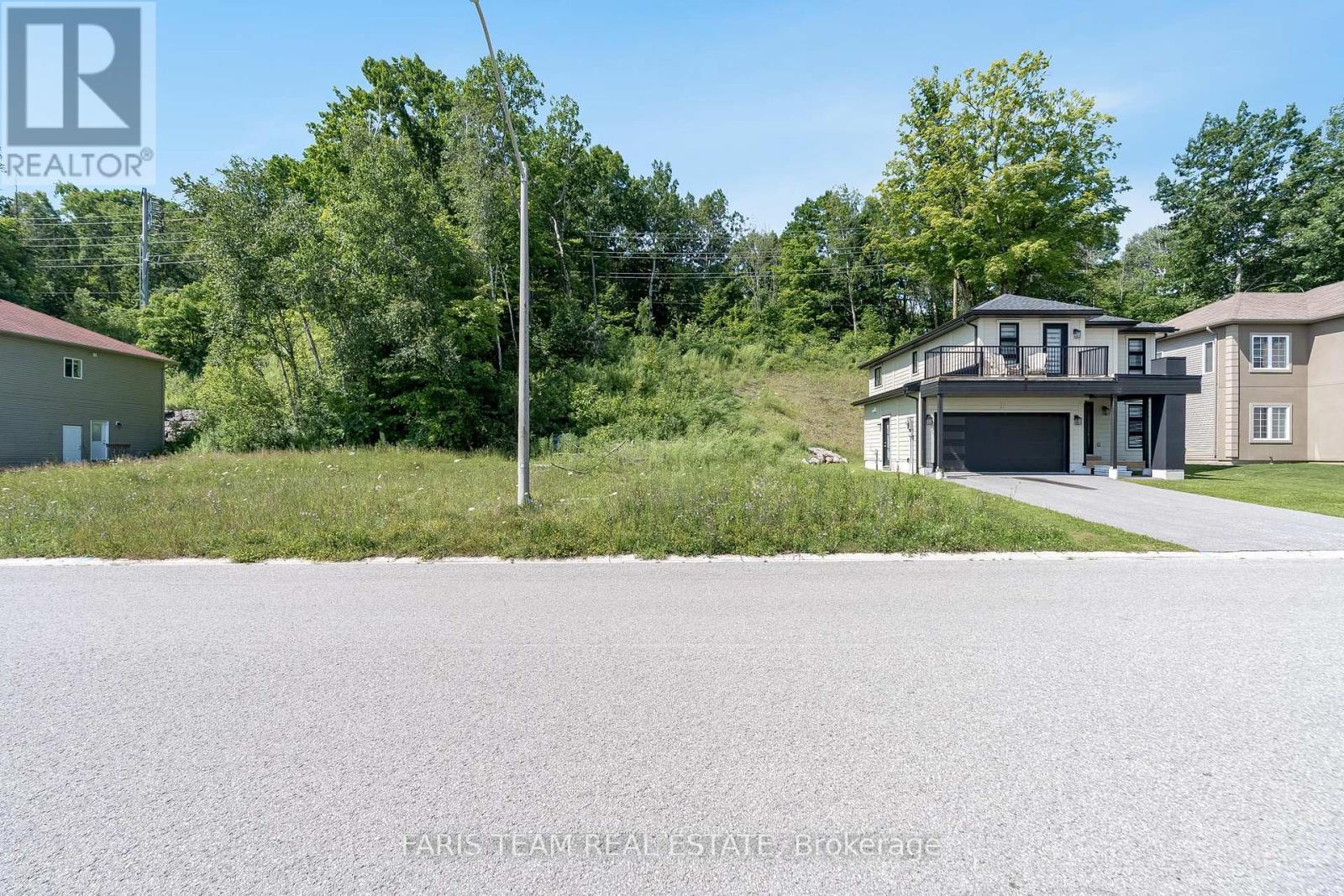 722 Aberdeen Boulevard, Midland, Ontario  L4R 5P1 - Photo 3 - S11889495