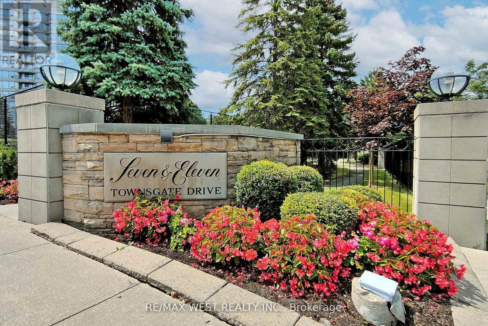 1003 - 7 Townsgate Drive, Vaughan, Ontario  L4J 7Z9 - Photo 1 - N11900190