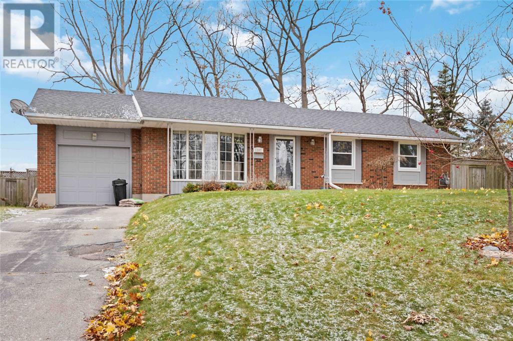 1197 Thomas Drive, Sarnia, Ontario  N7V 3W1 - Photo 3 - 24029196