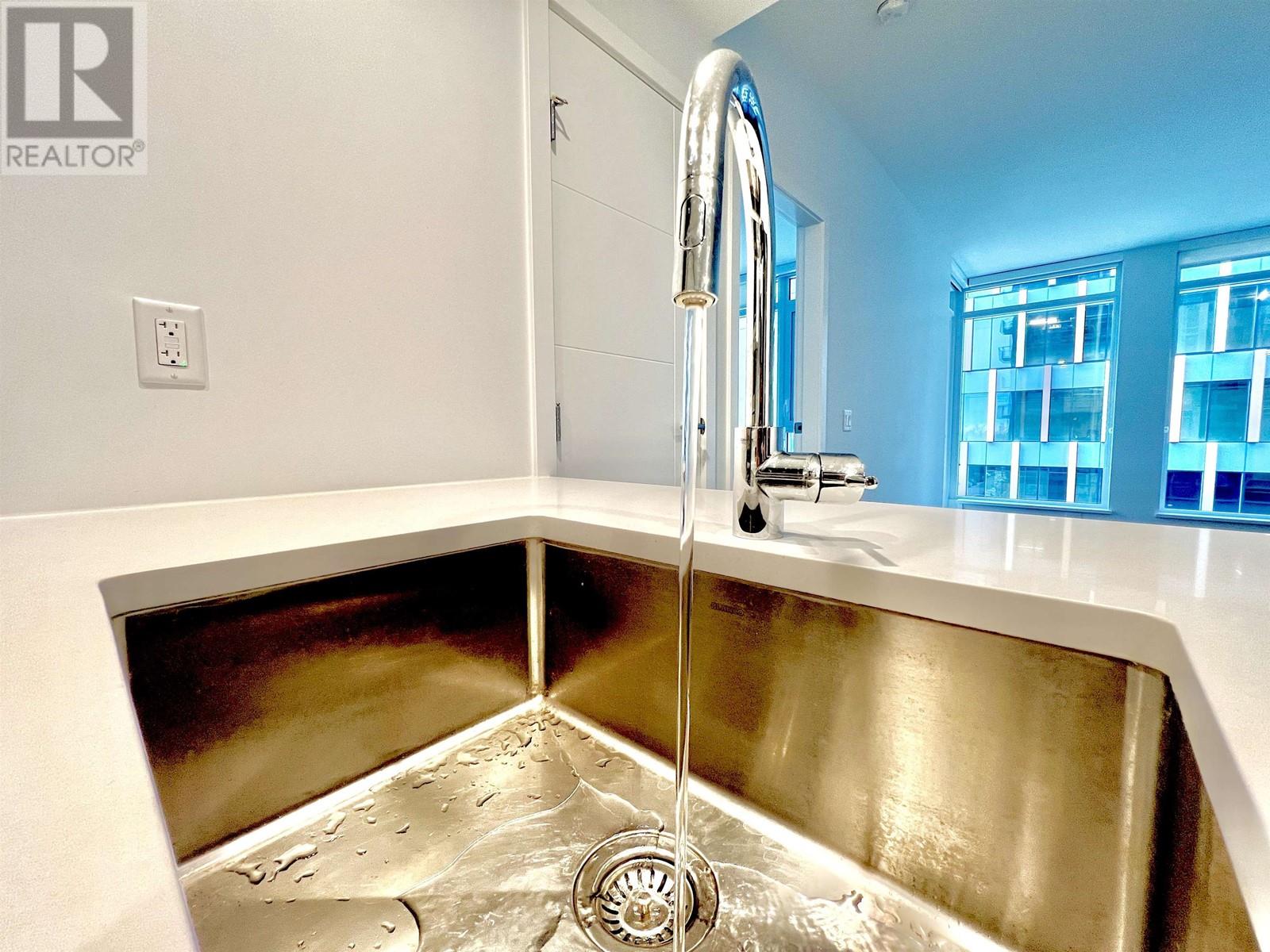 Listing Picture 12 of 40 : 506 6398 SILVER AVENUE, Burnaby / 本拿比 - 魯藝地產 Yvonne Lu Group - MLS Medallion Club Member