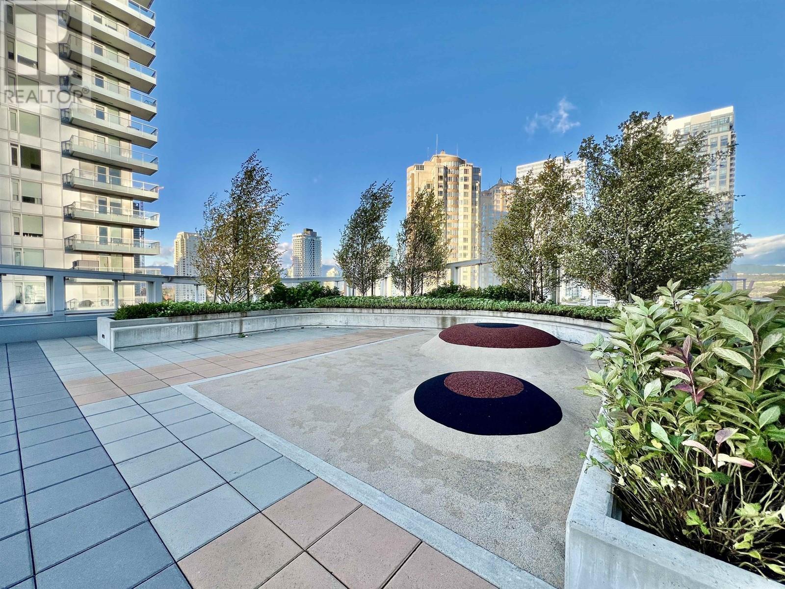 Listing Picture 31 of 40 : 506 6398 SILVER AVENUE, Burnaby / 本拿比 - 魯藝地產 Yvonne Lu Group - MLS Medallion Club Member