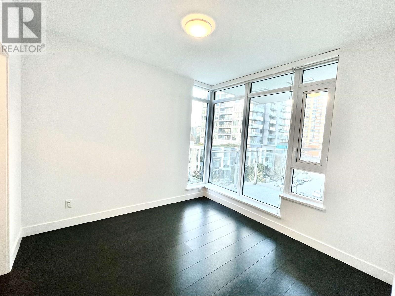 Listing Picture 17 of 40 : 506 6398 SILVER AVENUE, Burnaby / 本拿比 - 魯藝地產 Yvonne Lu Group - MLS Medallion Club Member