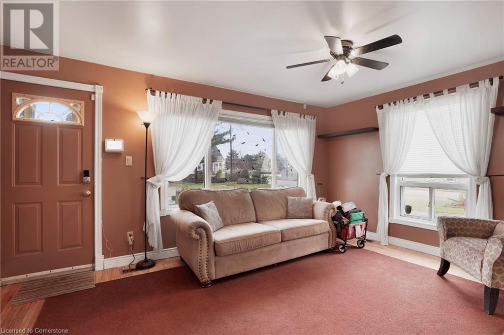 296 Julian AvenueHamilton, Ontario  L8H 5S4 - Photo 4 - 40684564
