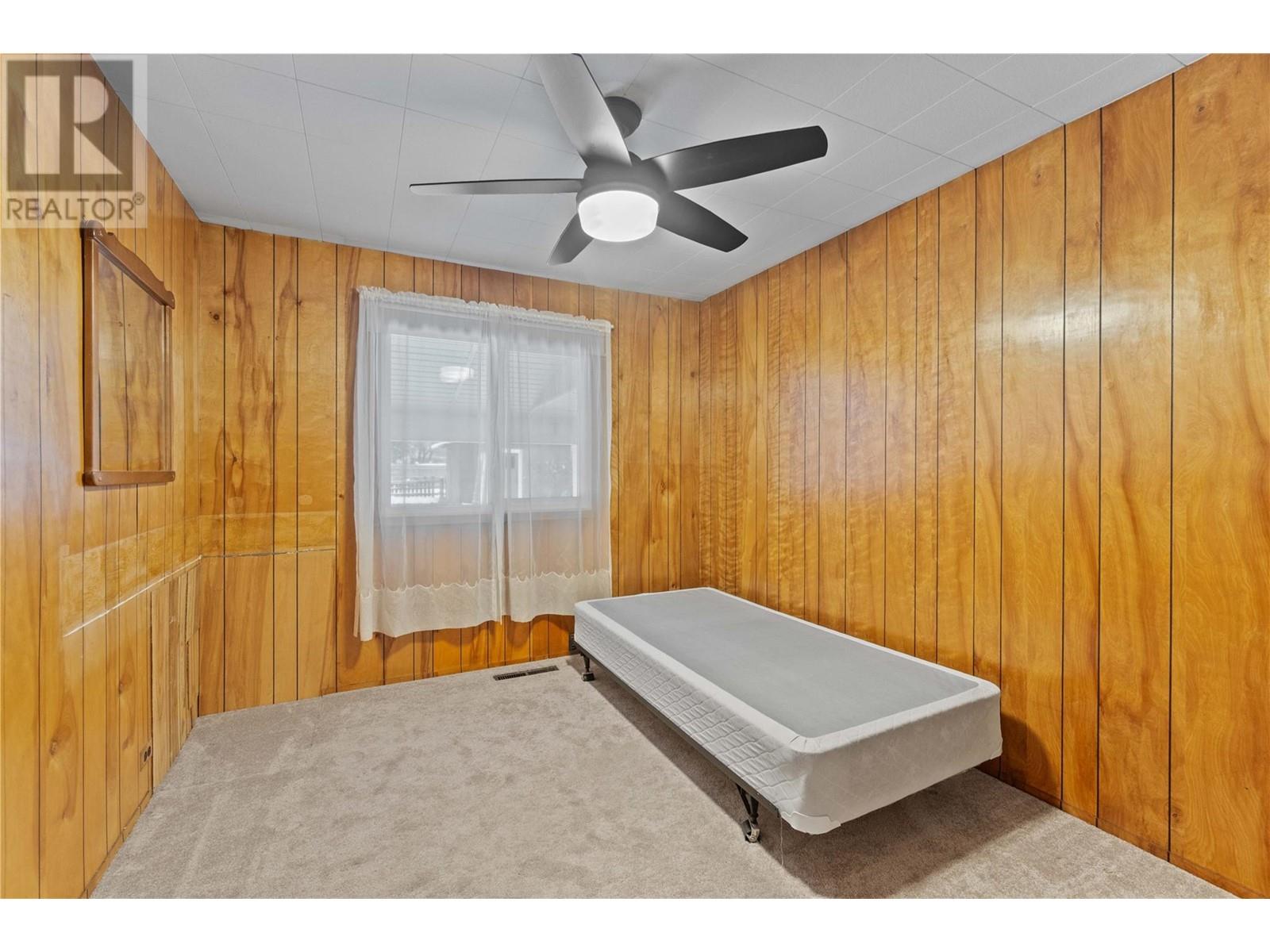 Property at 1115 Victoria Road W image 3