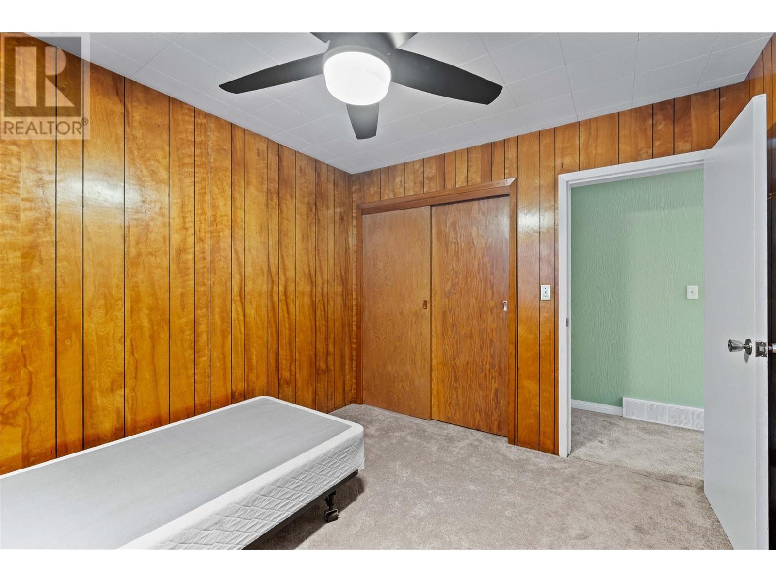 Property at 1115 Victoria Road W image 4