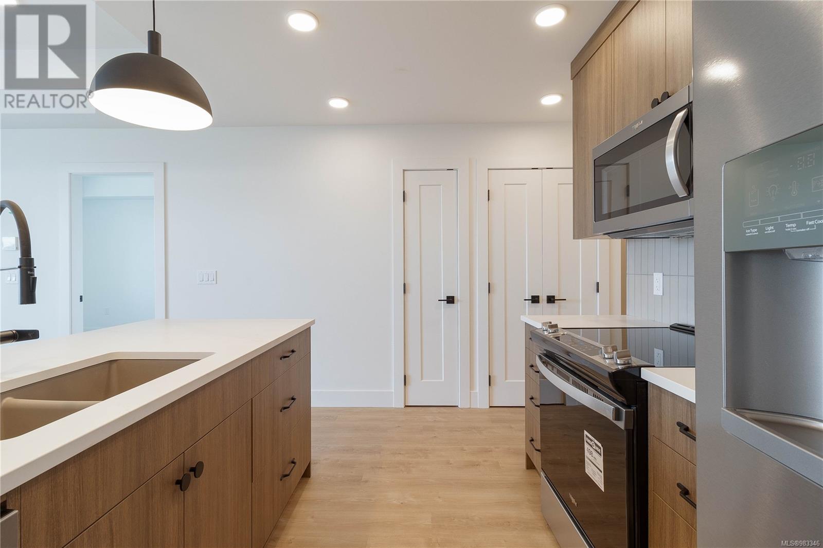 Property at 401 201 Dogwood Dr image 3