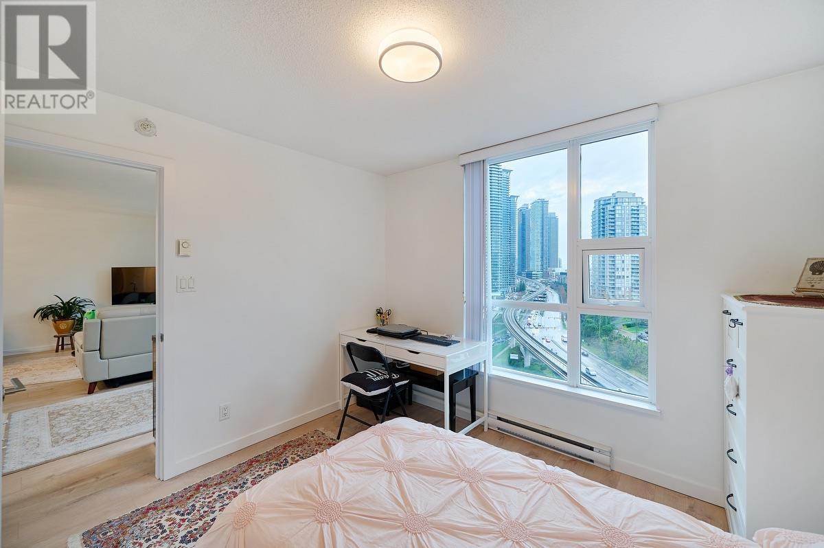 Listing Picture 15 of 22 : 1605 2200 DOUGLAS ROAD, Burnaby / 本拿比 - 魯藝地產 Yvonne Lu Group - MLS Medallion Club Member