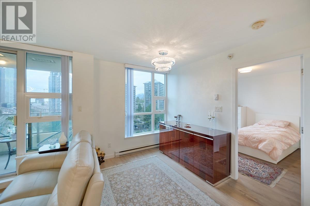 Listing Picture 7 of 22 : 1605 2200 DOUGLAS ROAD, Burnaby / 本拿比 - 魯藝地產 Yvonne Lu Group - MLS Medallion Club Member