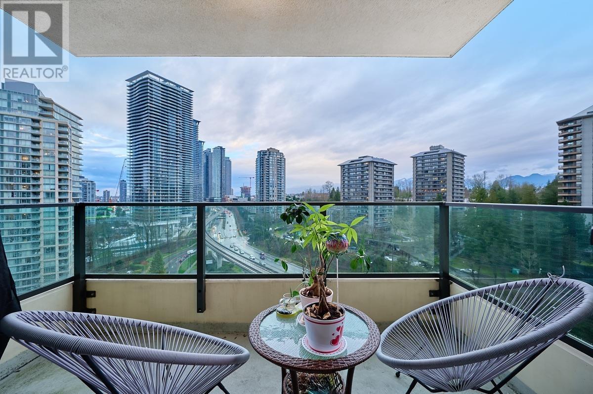 Listing Picture 17 of 22 : 1605 2200 DOUGLAS ROAD, Burnaby / 本拿比 - 魯藝地產 Yvonne Lu Group - MLS Medallion Club Member