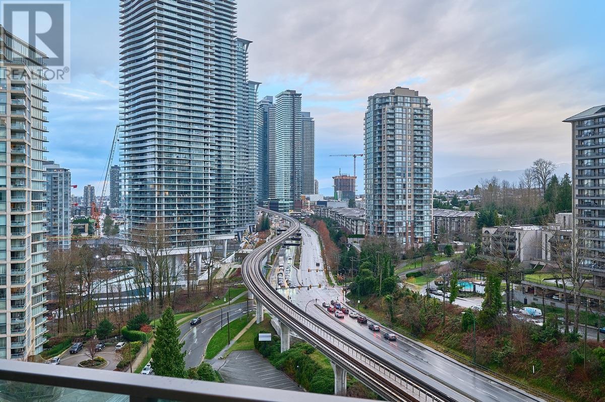 Listing Picture 18 of 22 : 1605 2200 DOUGLAS ROAD, Burnaby / 本拿比 - 魯藝地產 Yvonne Lu Group - MLS Medallion Club Member