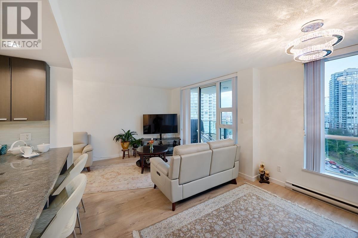 Listing Picture 6 of 22 : 1605 2200 DOUGLAS ROAD, Burnaby / 本拿比 - 魯藝地產 Yvonne Lu Group - MLS Medallion Club Member