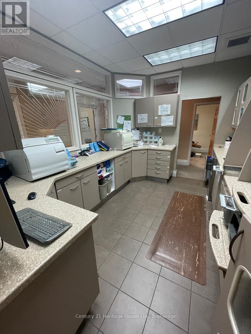 392 Main Street, Wellington North, Ontario  N0G 2L0 - Photo 8 - X11900302