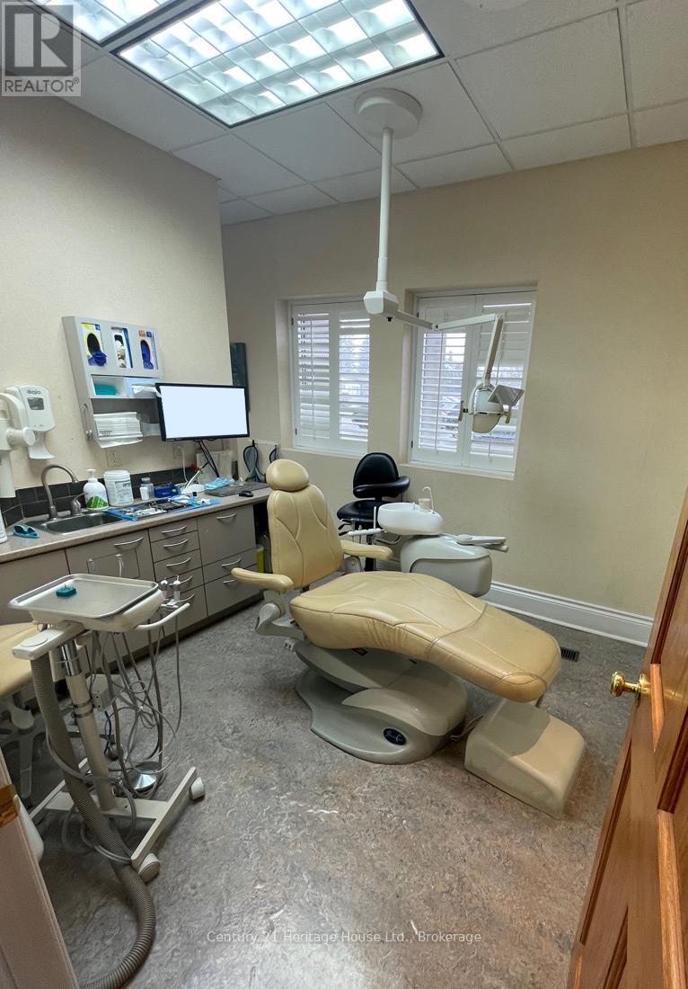 392 Main Street, Wellington North, Ontario  N0G 2L0 - Photo 9 - X11900302