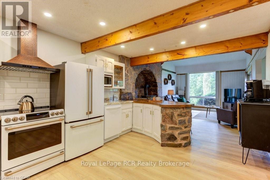 9811 Creek Road, Minto, Ontario  N0G 1M0 - Photo 15 - X10877184