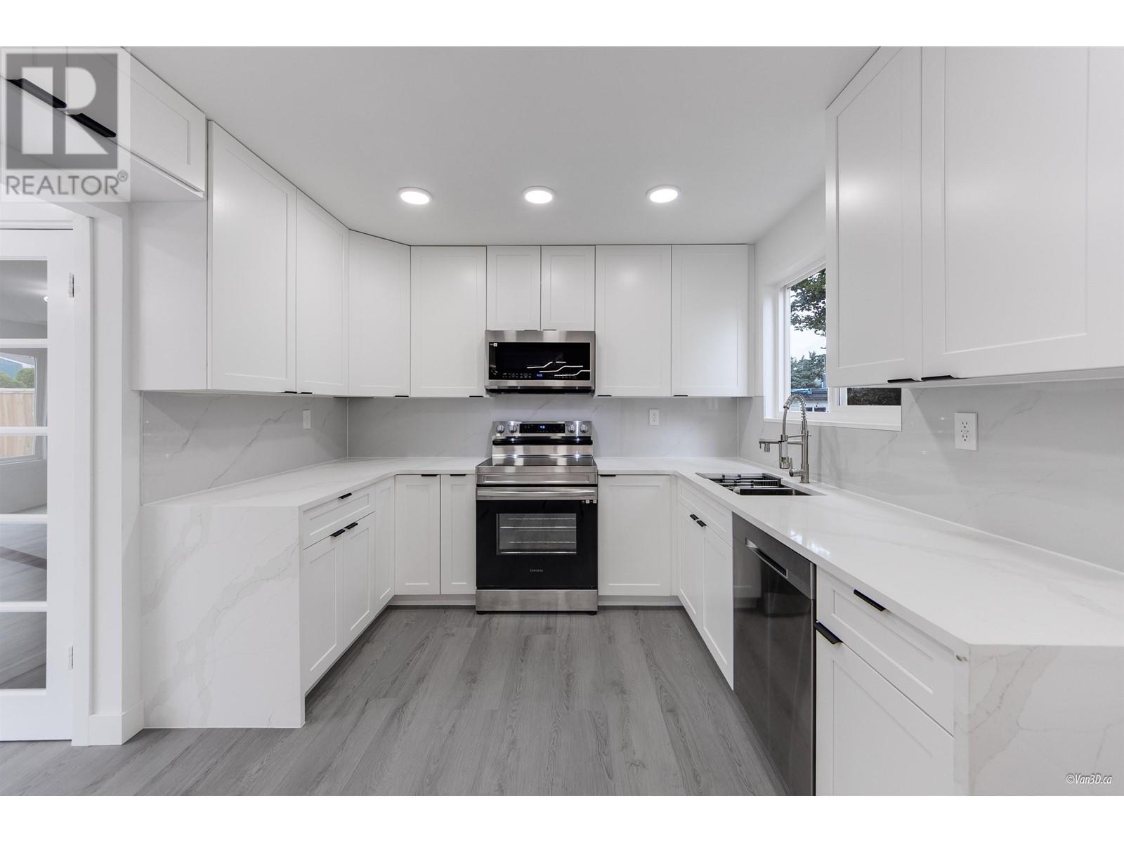 2117 Roselynn Way, Port Coquitlam, British Columbia  V3C 2V4 - Photo 2 - R2951401