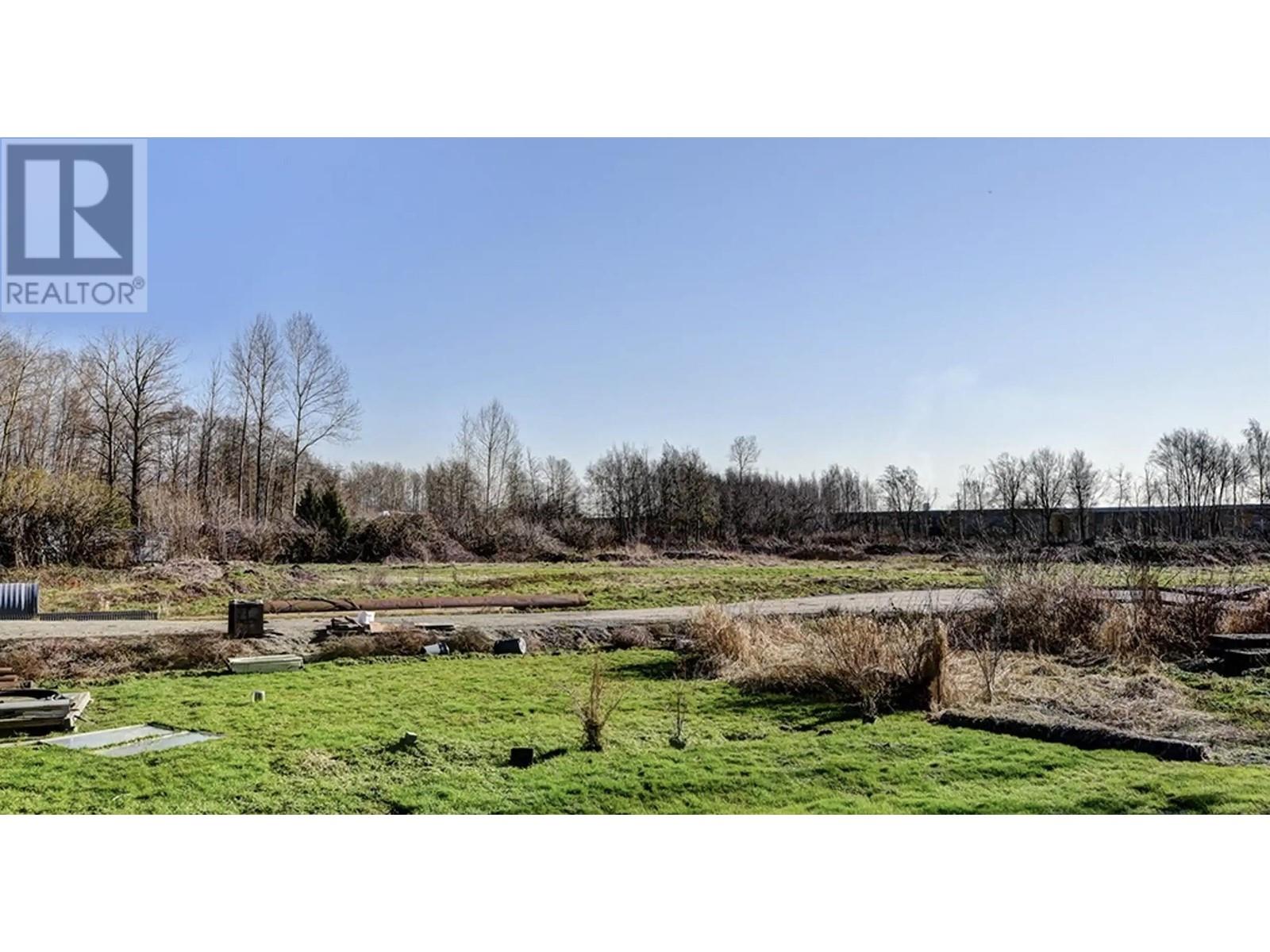 Listing Picture 2 of 2 : 17260 RIVER ROAD, Richmond / 烈治文 - 魯藝地產 Yvonne Lu Group - MLS Medallion Club Member