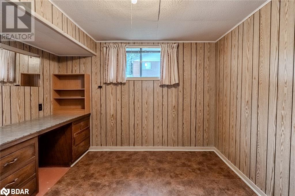 18 Calverley Street, Orillia, Ontario  L3V 3T4 - Photo 13 - 40681195