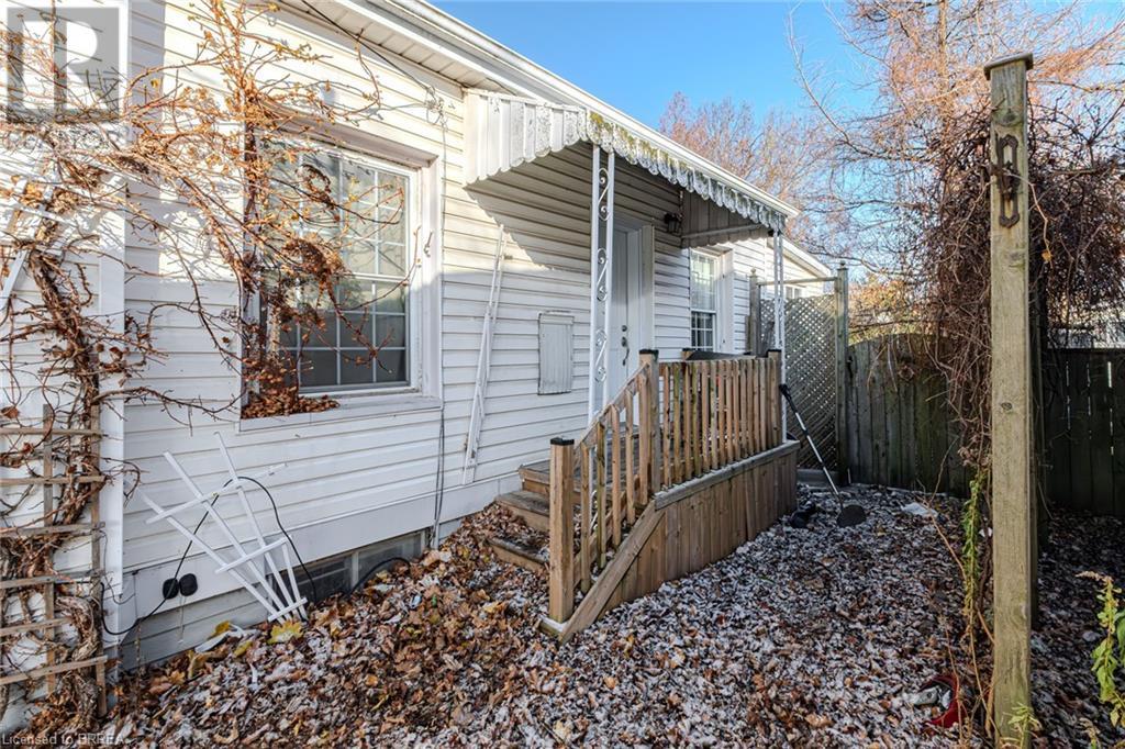 75 St George Street, Brantford, Ontario  N3R 1V5 - Photo 4 - 40679793