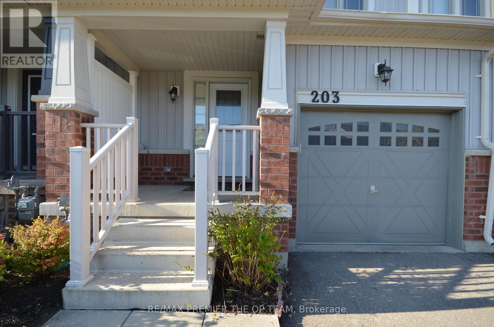 203 Orr Drive, Bradford West Gwillimbury, Ontario  L3Z 0S2 - Photo 2 - N11900408