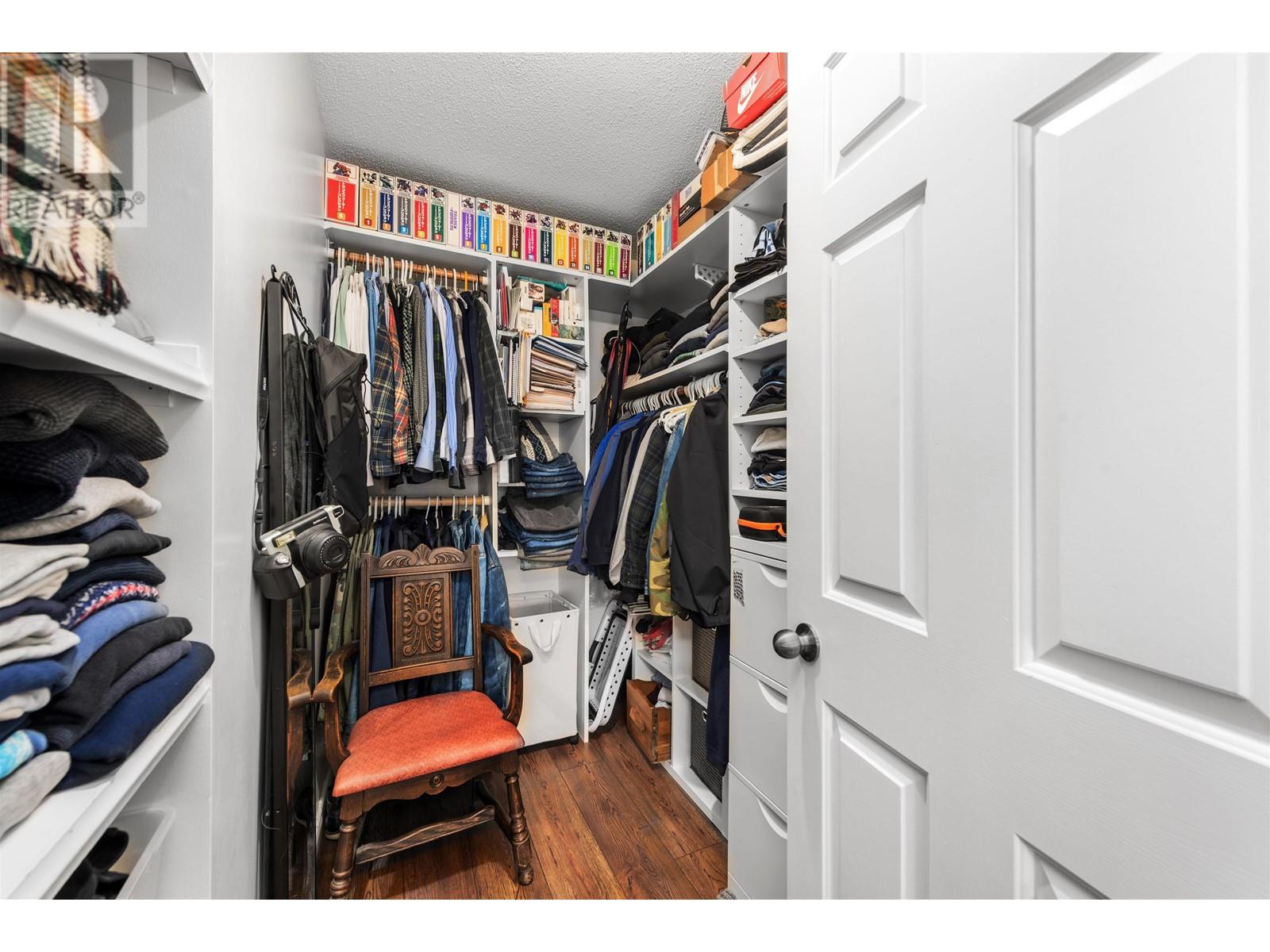 Listing Picture 16 of 33 : 9611 MCBURNEY DRIVE, Richmond / 烈治文 - 魯藝地產 Yvonne Lu Group - MLS Medallion Club Member