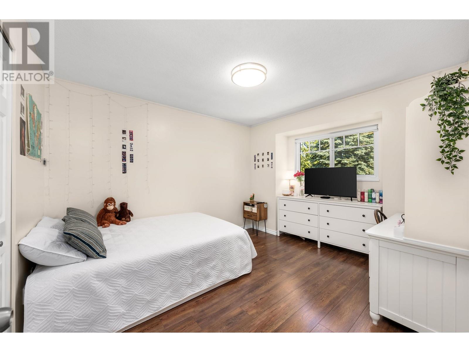 Listing Picture 18 of 33 : 9611 MCBURNEY DRIVE, Richmond / 烈治文 - 魯藝地產 Yvonne Lu Group - MLS Medallion Club Member