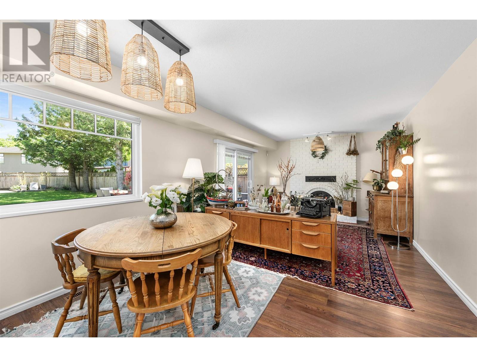 Listing Picture 2 of 33 : 9611 MCBURNEY DRIVE, Richmond / 烈治文 - 魯藝地產 Yvonne Lu Group - MLS Medallion Club Member