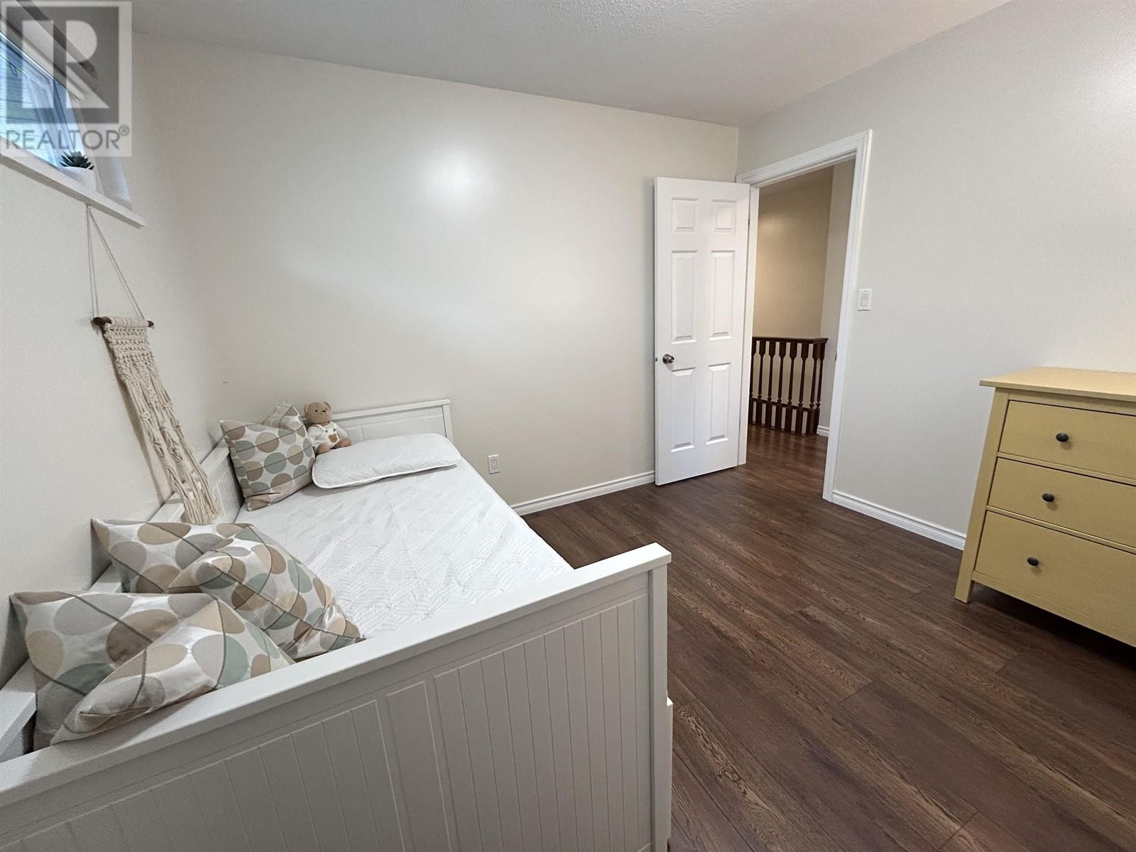 Listing Picture 20 of 33 : 9611 MCBURNEY DRIVE, Richmond / 烈治文 - 魯藝地產 Yvonne Lu Group - MLS Medallion Club Member