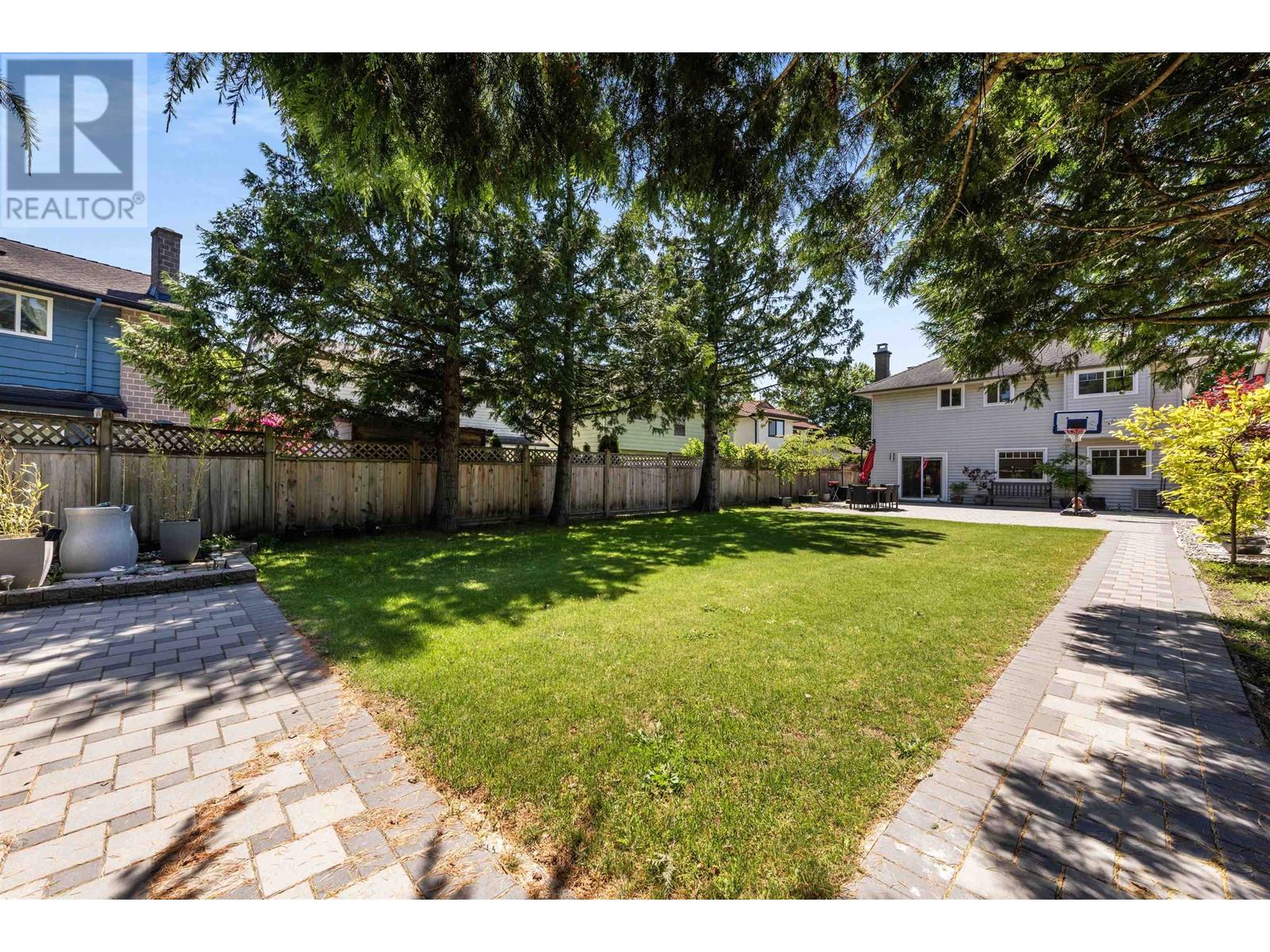 Listing Picture 29 of 33 : 9611 MCBURNEY DRIVE, Richmond / 烈治文 - 魯藝地產 Yvonne Lu Group - MLS Medallion Club Member