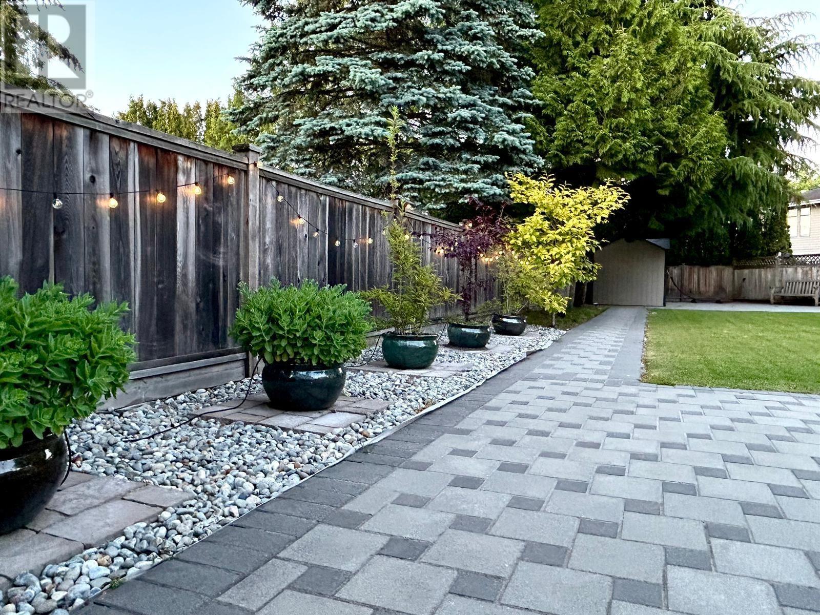 Listing Picture 31 of 33 : 9611 MCBURNEY DRIVE, Richmond / 烈治文 - 魯藝地產 Yvonne Lu Group - MLS Medallion Club Member