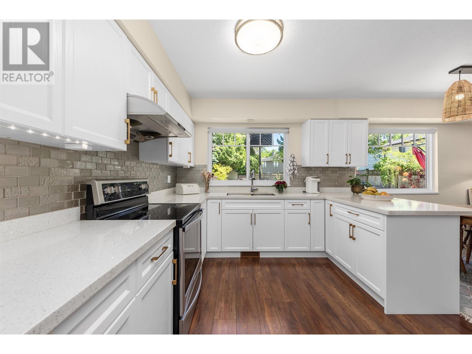 Listing Picture 4 of 33 : 9611 MCBURNEY DRIVE, Richmond / 烈治文 - 魯藝地產 Yvonne Lu Group - MLS Medallion Club Member