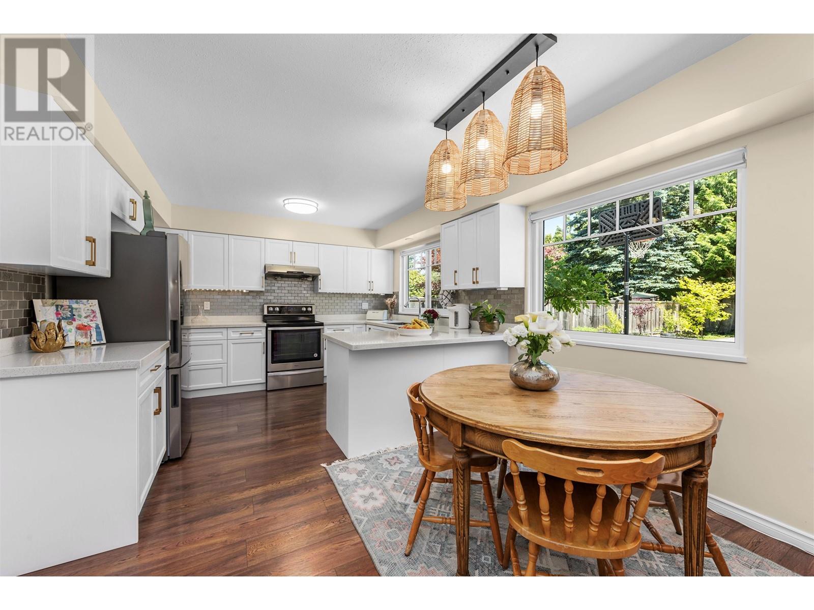 Listing Picture 6 of 33 : 9611 MCBURNEY DRIVE, Richmond / 烈治文 - 魯藝地產 Yvonne Lu Group - MLS Medallion Club Member