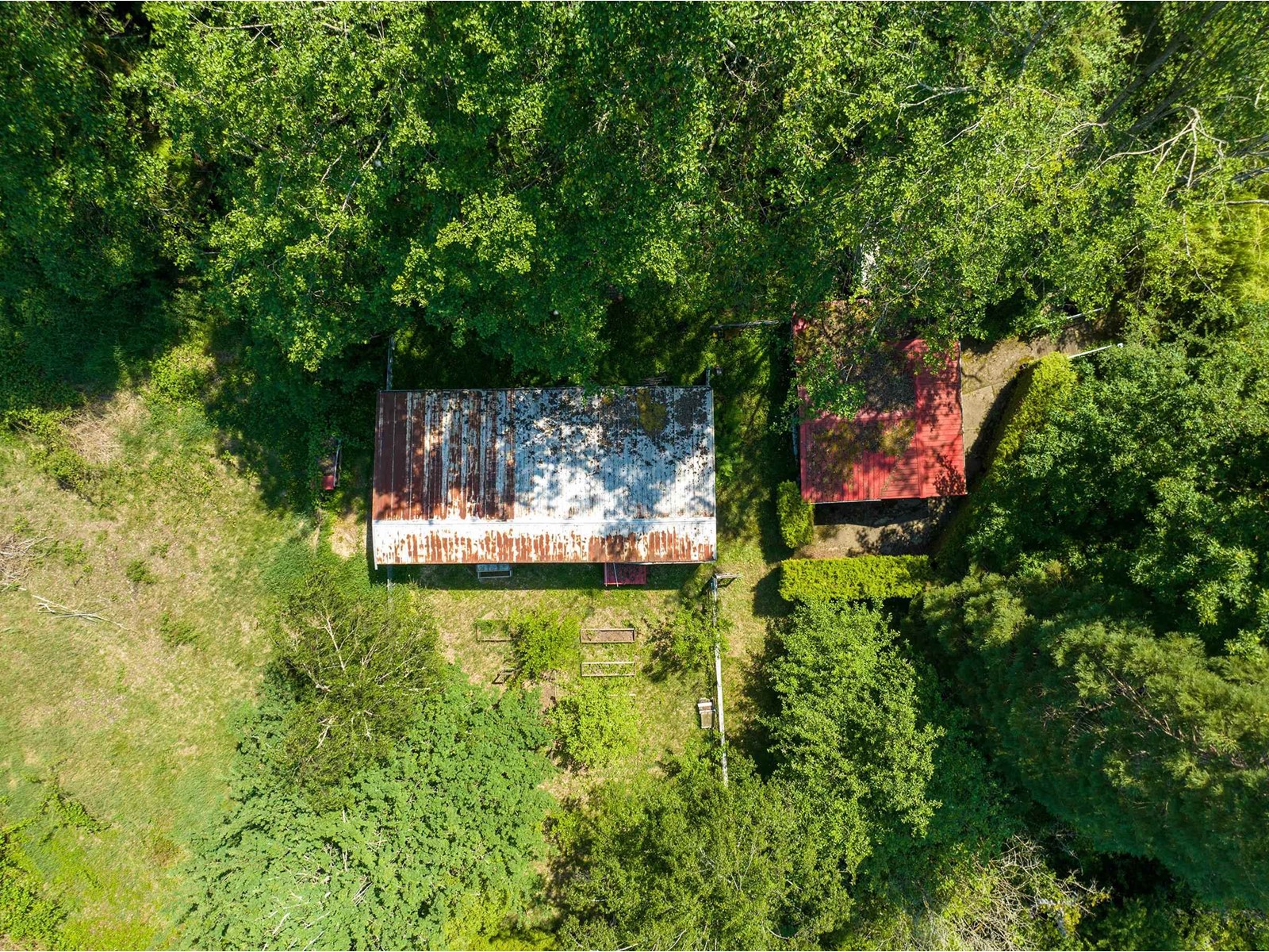 Property at 320 192 STREET image 3