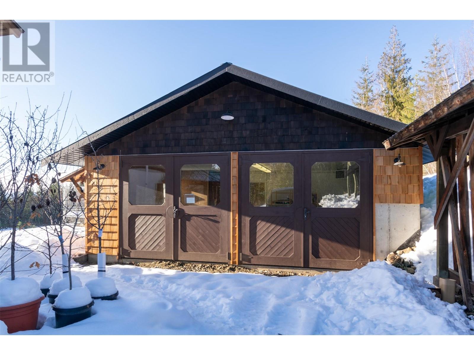 100 Lidstone Road, Salmon Arm, British Columbia  V1E 2Y1 - Photo 38 - 10330363