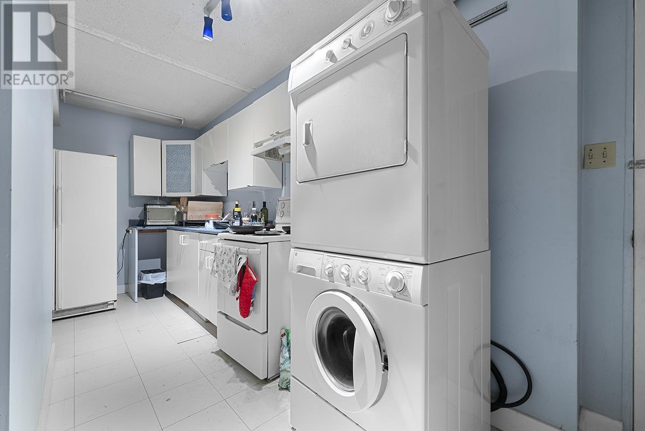 Listing Picture 23 of 33 : 6671 WOODVALE CRESCENT, Burnaby / 本拿比 - 魯藝地產 Yvonne Lu Group - MLS Medallion Club Member