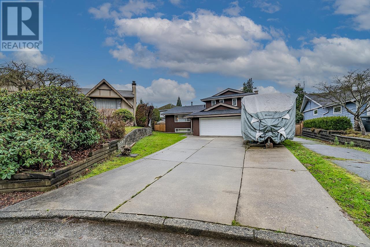 Listing Picture 30 of 33 : 6671 WOODVALE CRESCENT, Burnaby / 本拿比 - 魯藝地產 Yvonne Lu Group - MLS Medallion Club Member