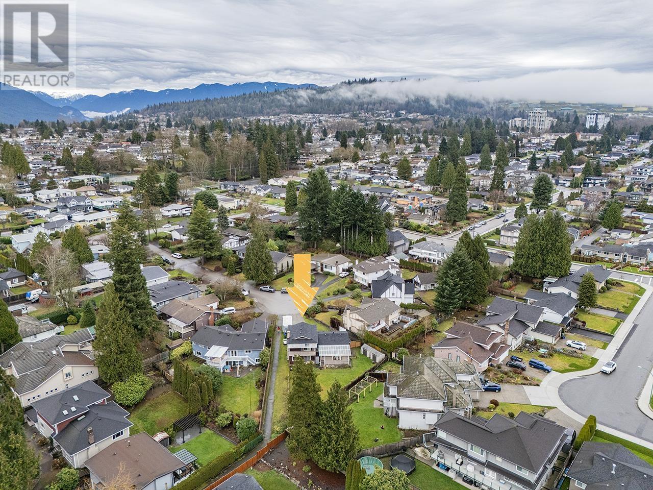 Listing Picture 31 of 33 : 6671 WOODVALE CRESCENT, Burnaby / 本拿比 - 魯藝地產 Yvonne Lu Group - MLS Medallion Club Member