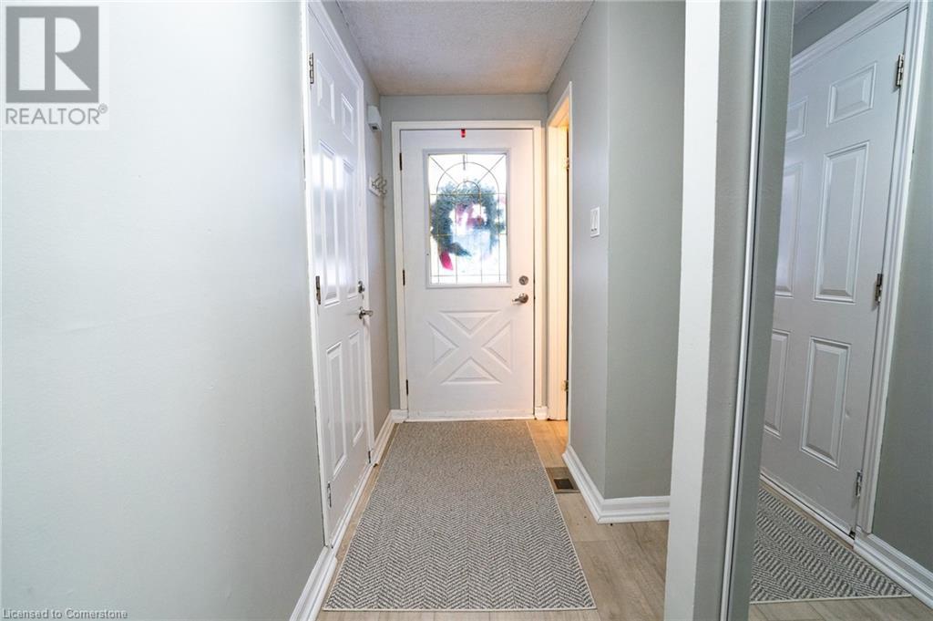 22 Carmine CrescentCambridge, Ontario  N3C 3Z1 - Photo 3 - 40686197