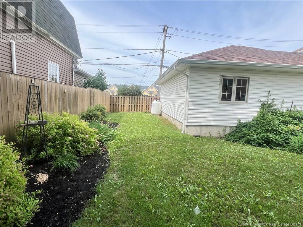 102 St. George Street, Bathurst, New Brunswick  E2A 1B5 - Photo 43 - NB106449