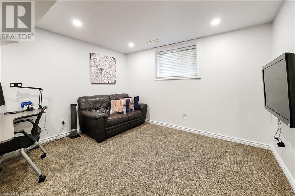 565 Isaiah Crescent, Kitchener, Ontario  N2E 0E6 - Photo 21 - 40686395